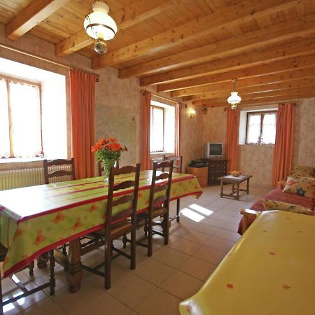 Spacious Holiday Home Near The Forest Esmoulieres Exteriér fotografie