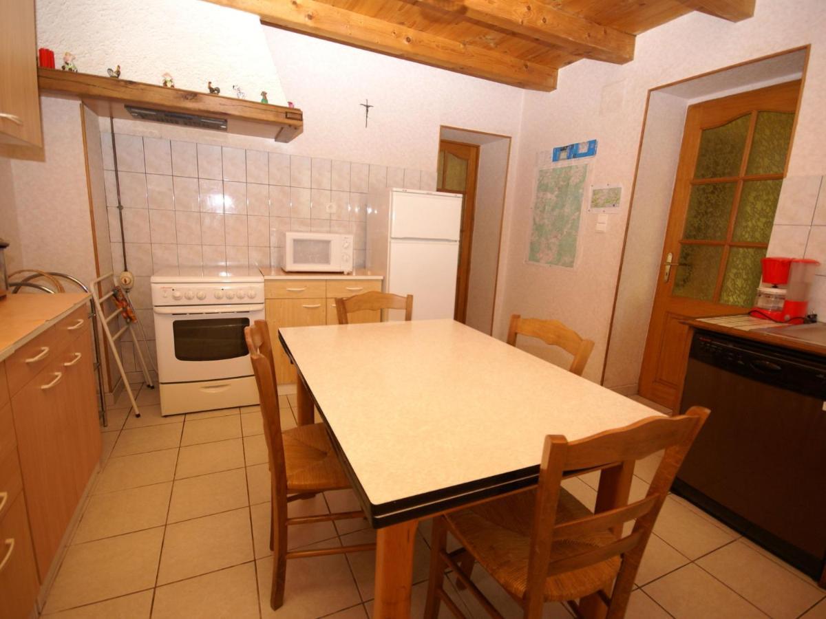 Spacious Holiday Home Near The Forest Esmoulieres Exteriér fotografie